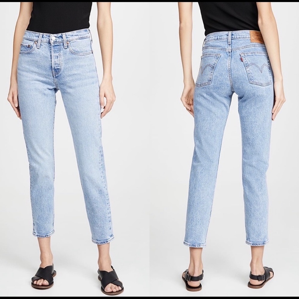 Women’s Levi’s wedgie